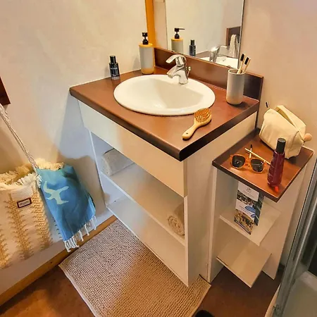 Dom wakacyjny Coastal Retreat For Two *