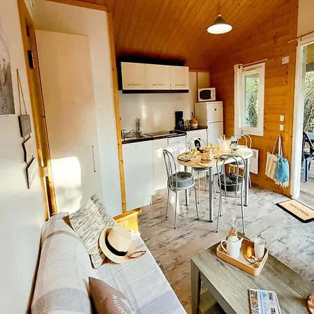 Dom wakacyjny Coastal Retreat For Two